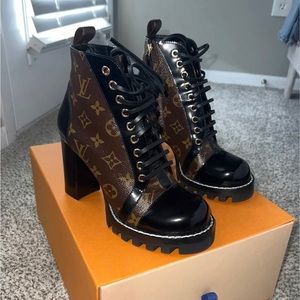 * authentic* Louis Vuitton star trails boots